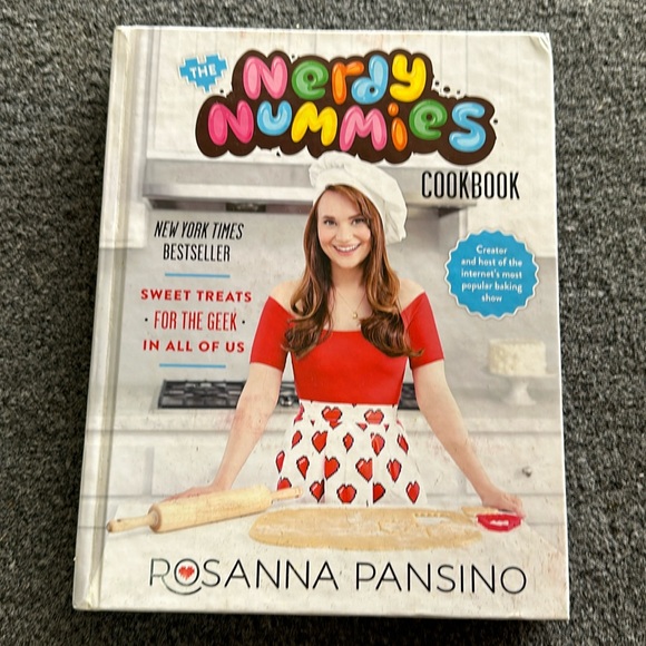 Nerdy Nummies cookbook by Rosanna Pansino. Brand new - Picture 1 of 2